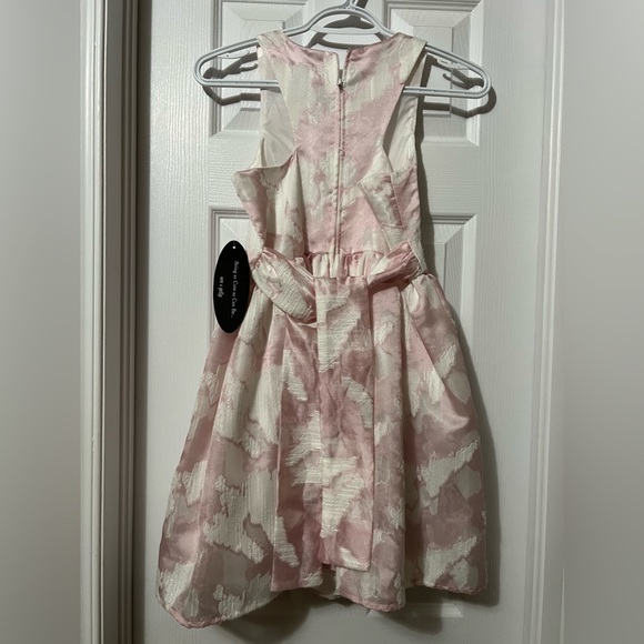 Pink Dress. Very cute . Size 12  NWT! Never worn - Picture 2 of 4